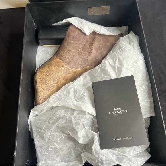 COACH Margot Signature Bootie Canvas Ankle Boots Womens Size 9 G5347 - Picture 2 of 12